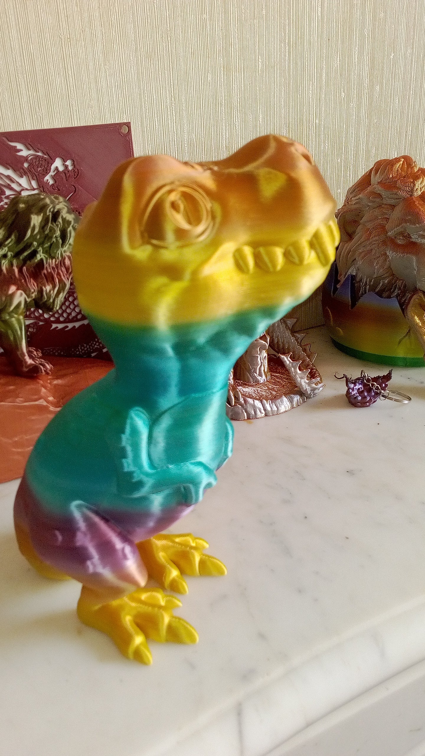 Dinosaure multicolore