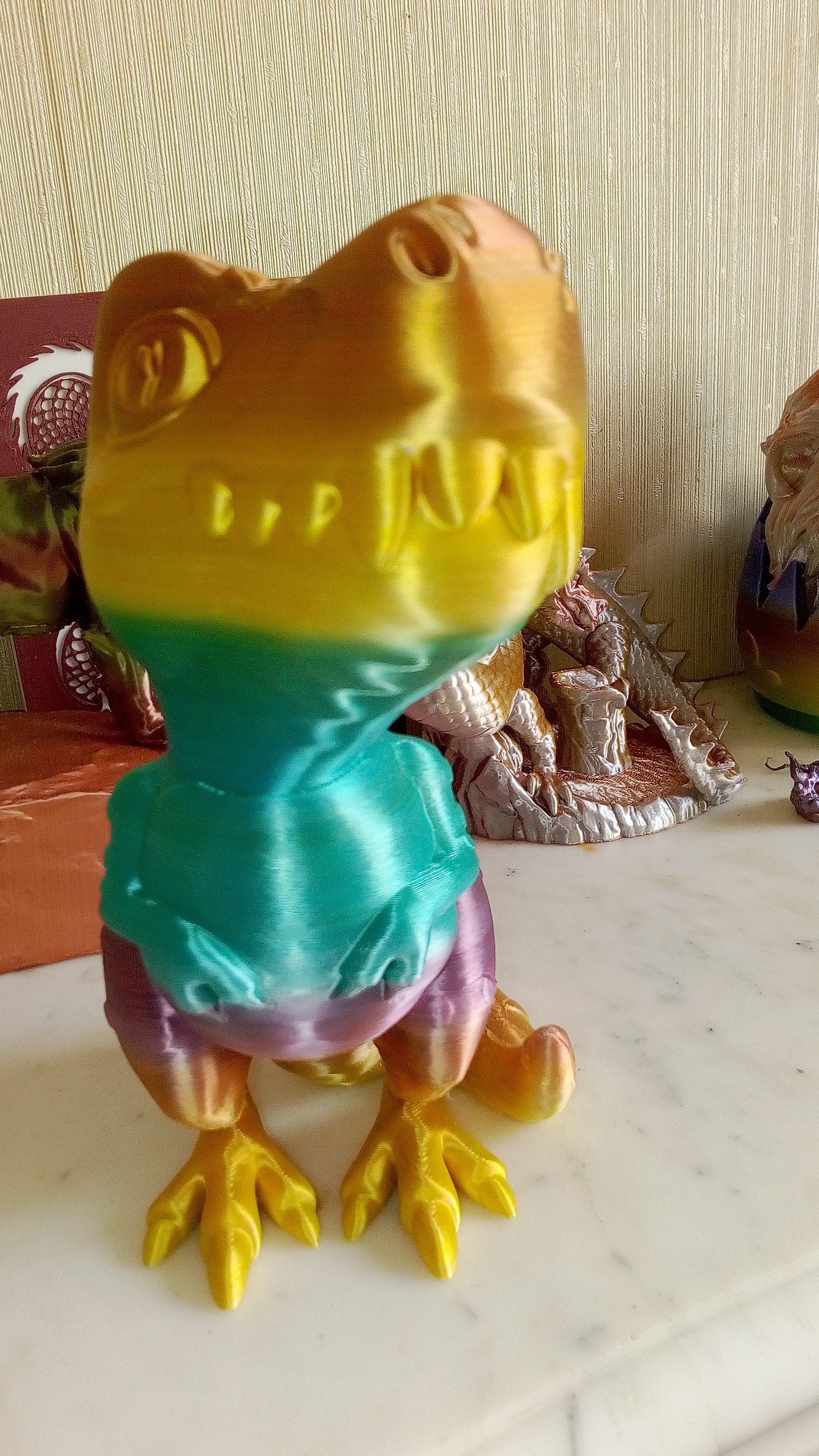 Dinosaure multicolore