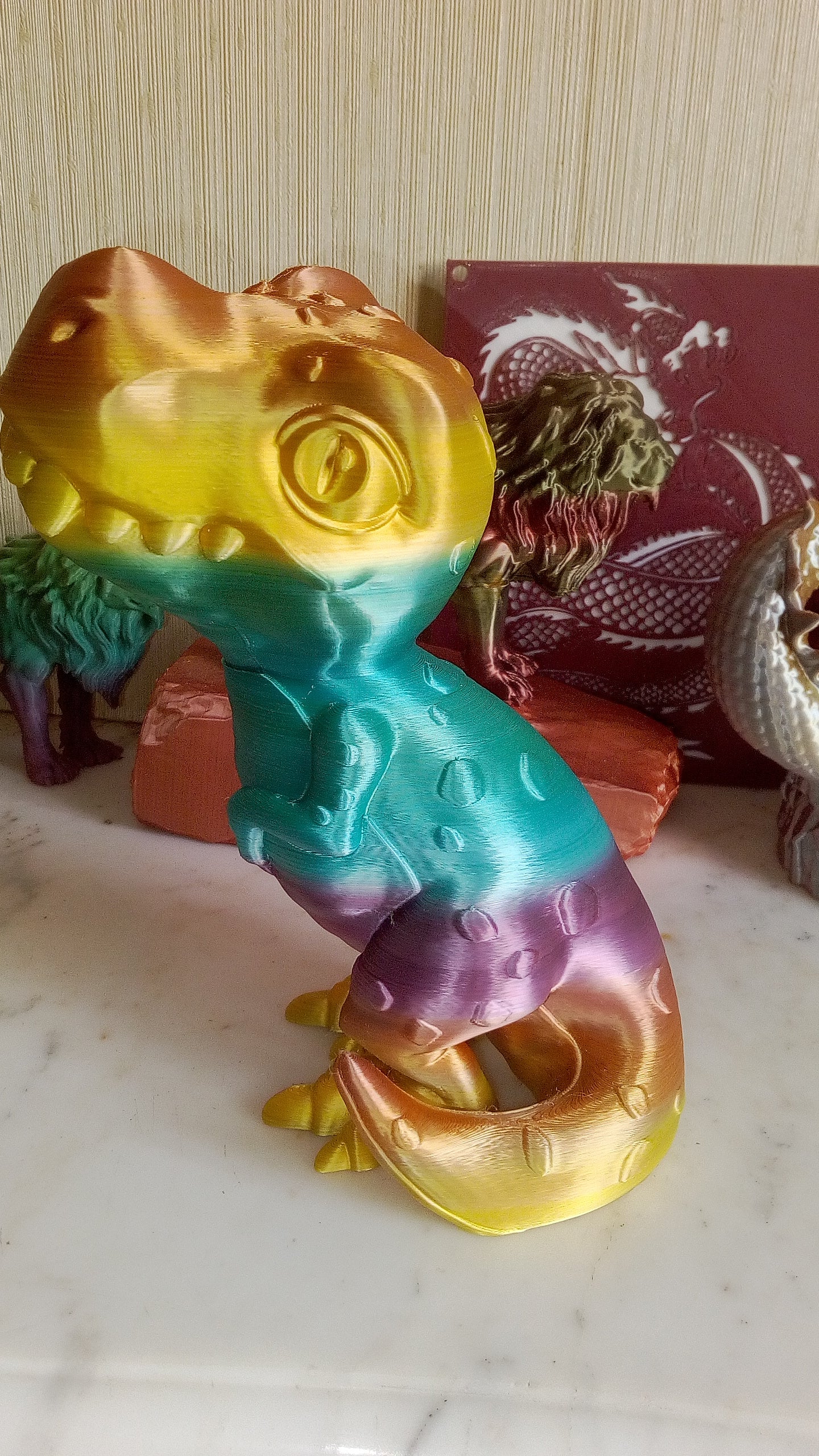 Dinosaure multicolore