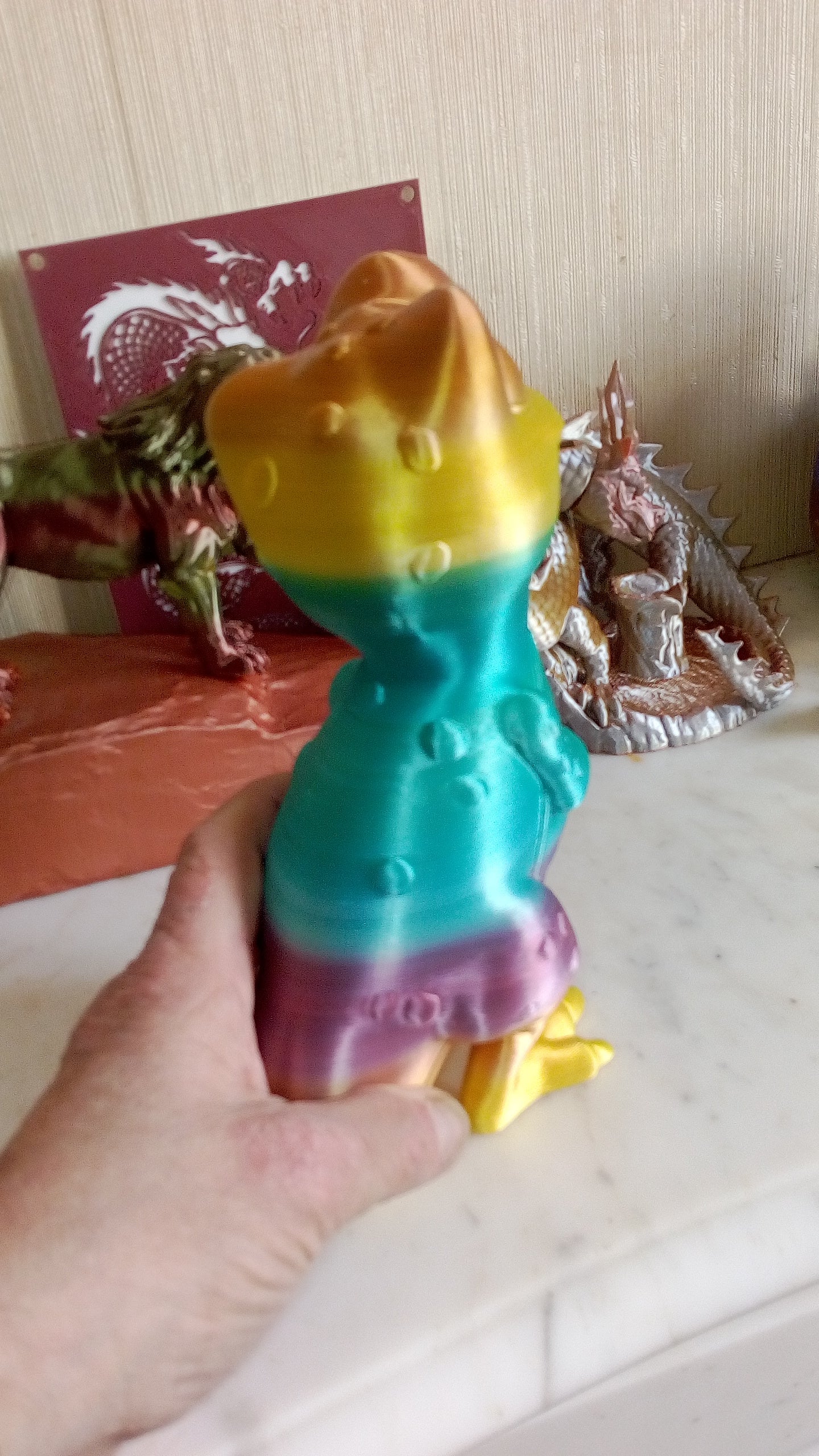 Dinosaure multicolore